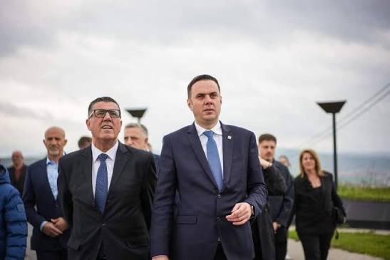 Takimi vendimtar Kurti-Abdixhiku për formimin e institucioneve në Kosovë