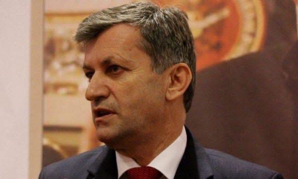 Ismet Beqiri kërkon dorëheqjen e Lumir Abdixhikut dhe zgjedhje të reja në të gjitha nivelet e LDK-së pas humbjeve të përsëritura.