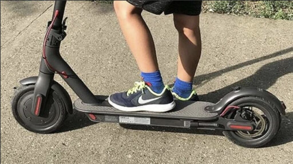 Sekuestrohen shtatë trotinetë elektrikë në Prishtinë dhe u shqiptohen gjoba prej 150 eurosh drejtuesve.