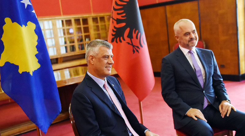 Mbështetja e pamjaftueshme për krerët e UÇK-së në Hagë, kritika për institucionet e Kosovës