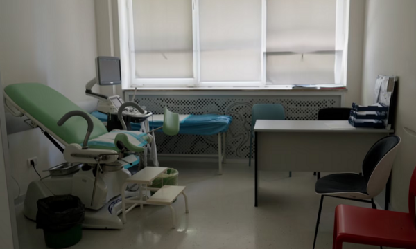 Kushtet e vështira në QKUK: Nga Pediatria te Klinikat e tjera, sfidat infrastrukturore dhe higjienike