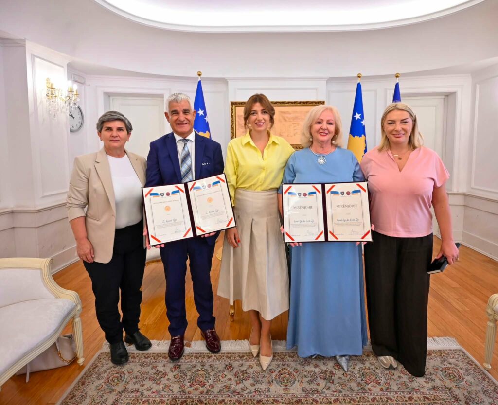 Një nderim i veçantë për arsimin shqip në diasporë nga Albulena Haxhiu