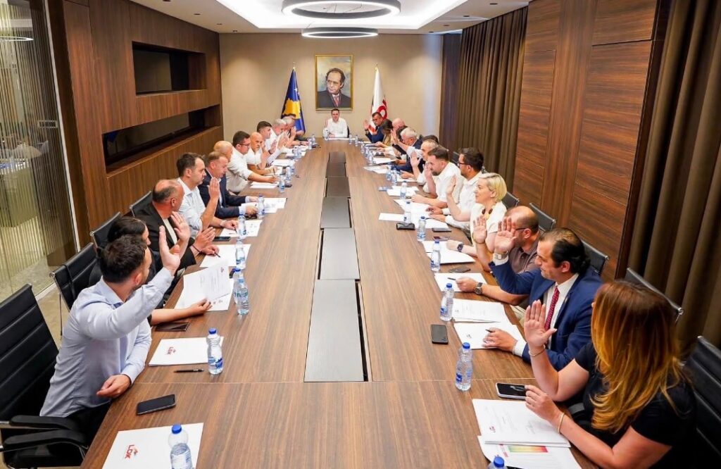 LDK thërret Kuvendin e Jashtëzakonshëm pas verifikimit të nënshkrimeve