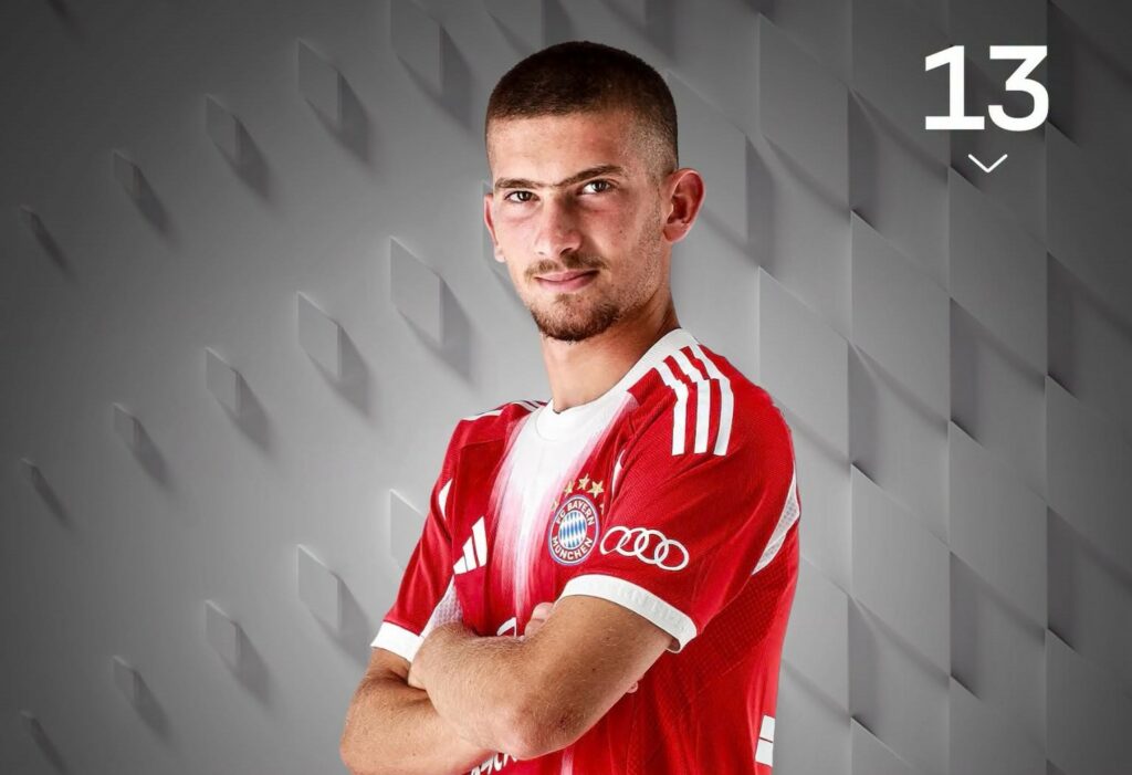Agim Ademi përgëzon Lisian Thaçin për transferimin te Bayern Munich.