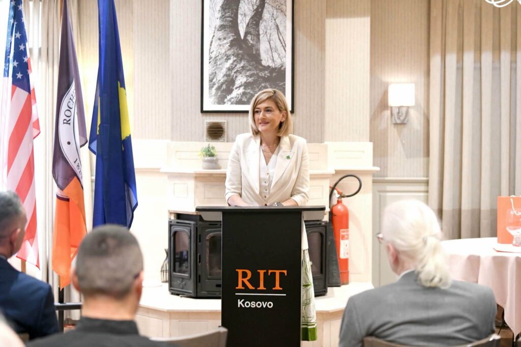 Kusari-Lila dhe ministri Lulzim Jagxhiu morën pjesë në punëtorinë kombëtare për sigurinë dhe inovacionin të organizuar nga NSIC në RIT Kosovo.