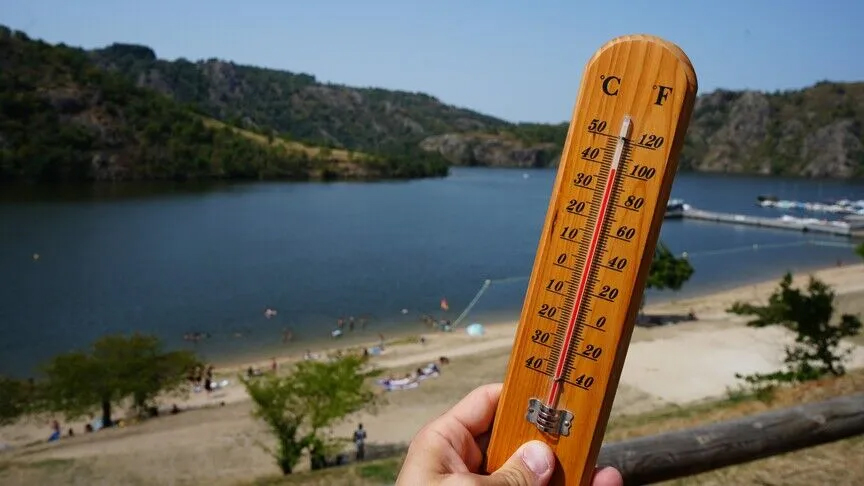 Valë e të Nxehtit dhe Zjarre në Francë: 9 Departamente në Alarm të Kuq