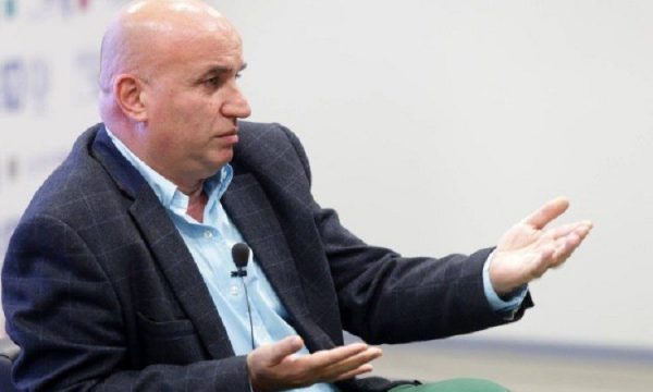 Zjarri në Vlorë dhe reagimet e forta nga Kosova