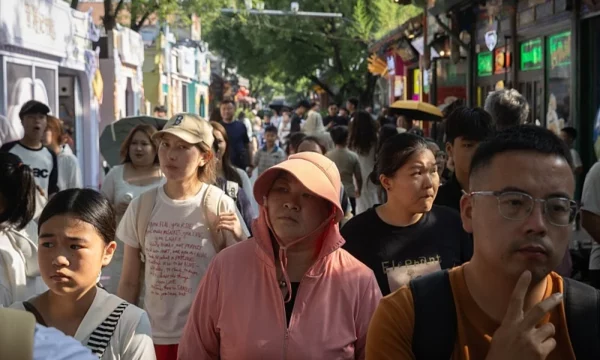 Kur martesa bëhet barrë: Si po ndikojnë “martesat e shpejta” në krizën demografike të Kinës