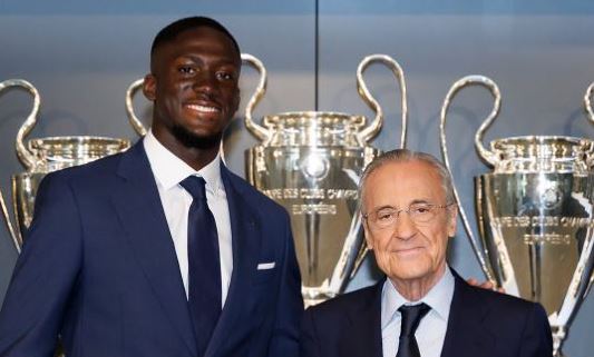 Konaté prezantohet në Real Madrid me dhurata dhe sfida të reja në mbrojtje