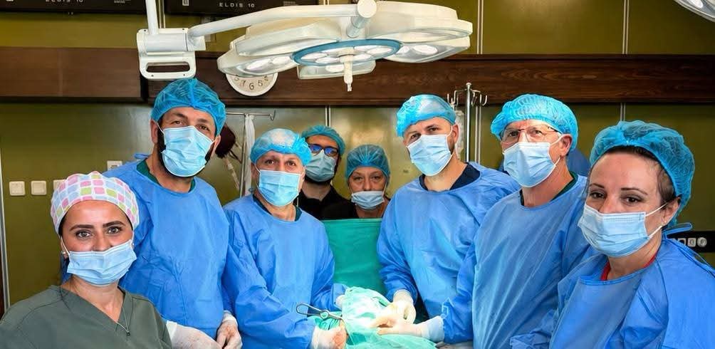 Kirurgji e avancuar në QKUK: 21-vjeçares i hiqet pjesë e mëlçisë për tumor