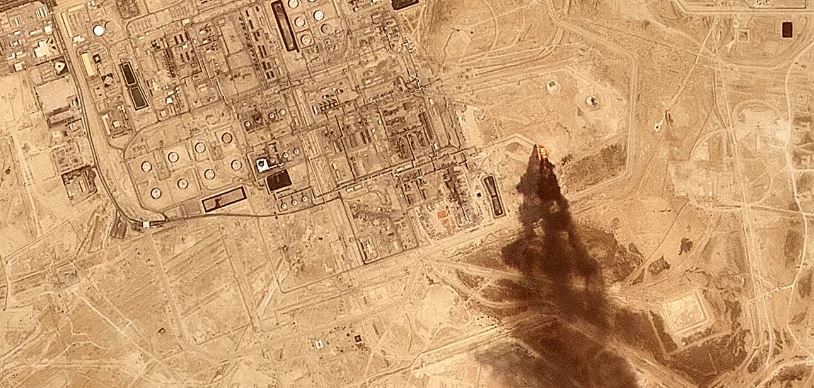 Sulmi me dron i Houthive në rafinerinë saudite ndez tensionet në Gjirin