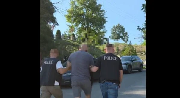 Kërkohet paraburgim për të arrestuarin në Zveçan për sulm ndaj KFOR-it dhe Policisë në vitin 2023.