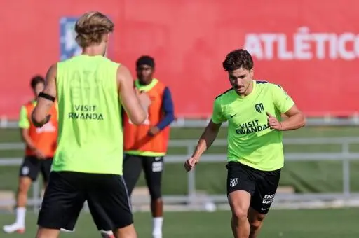 Mateu Alemany konfirmon se Julian Alvarez mungoi për shkak të sëmundjes dhe pritet të jetë gati për ndeshjen e ardhshme të Atletico Madridit.