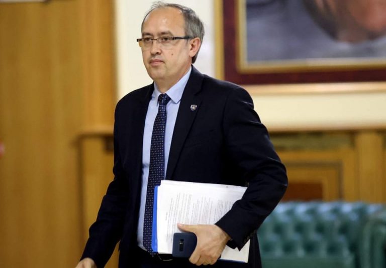 Procesi i themelimit të institucioneve në Kosovë nën shenjën e jokushtetutshmërisë