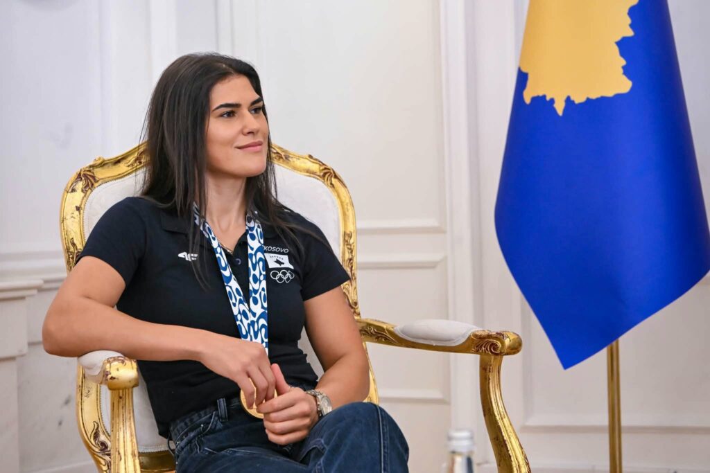Donjeta Sadiku nderohet me Medaljen Presidenciale për suksesin në Lojërat Mesdhetare