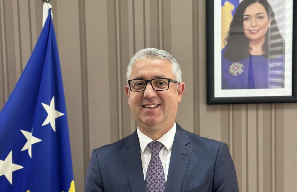 Bekim Hoxha është shkarkuar nga pozita e shefit të AUV-it dhe emërohet drejtor i përkohshëm i Agjencisë Pyjore të Kosovës.