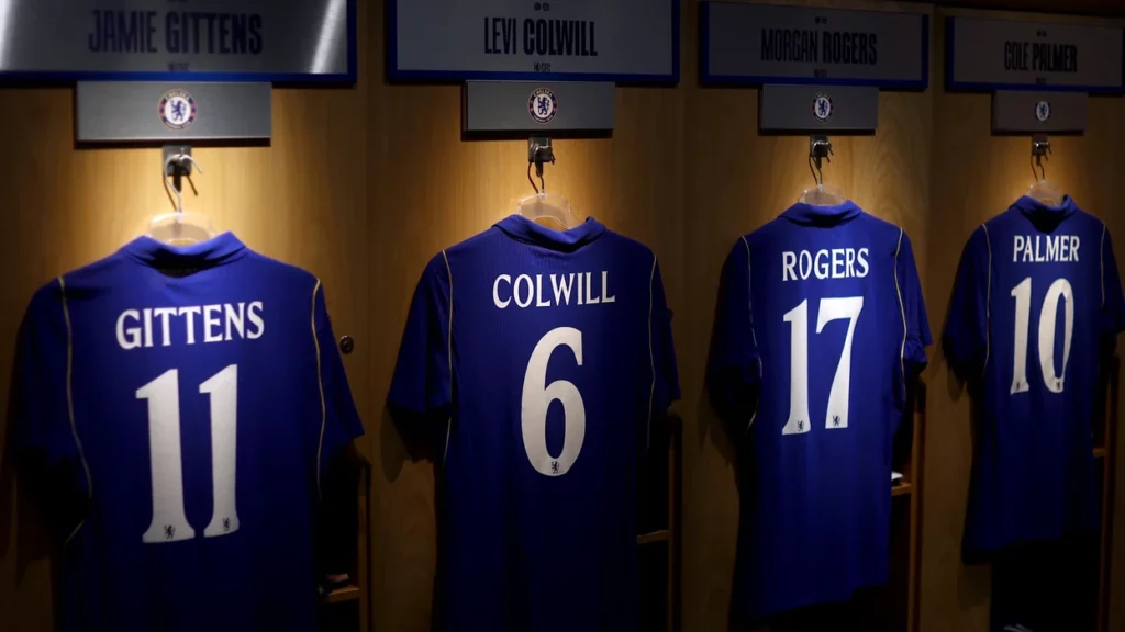 Chelsea nis sezonin pa sponsor në fanellë për të tretin vit radhazi