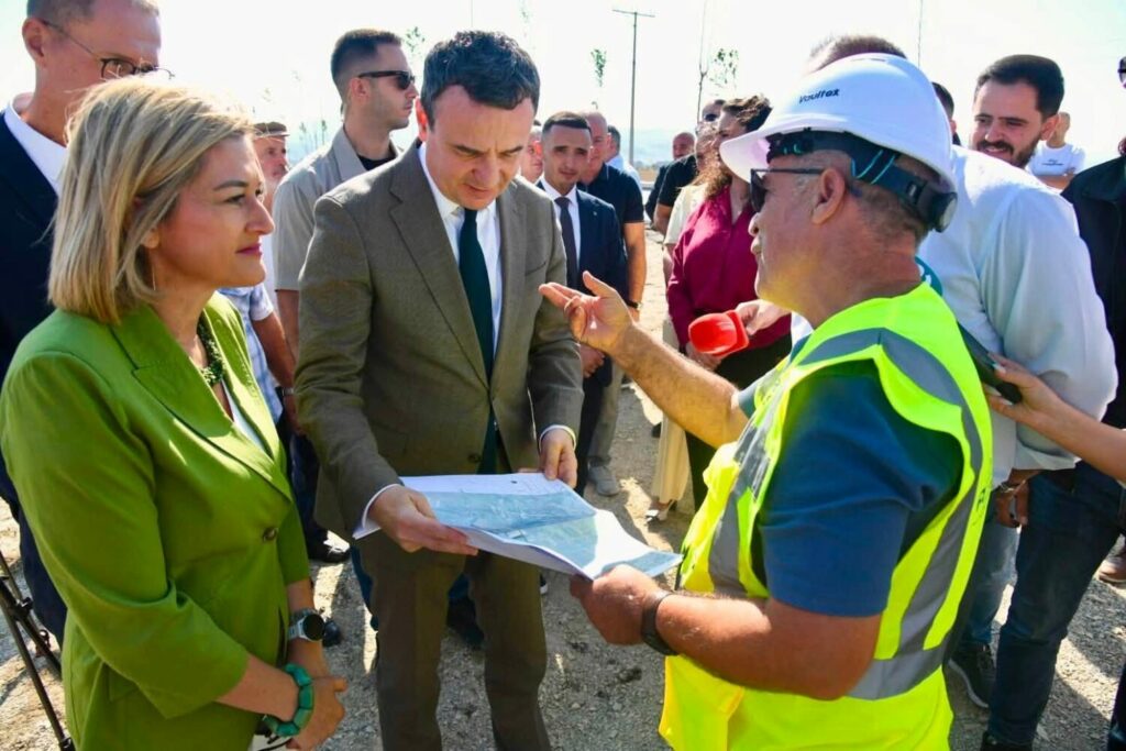 Vendoset gurthemeli i Parkut Industrial në Livadicë me pjesëmarrjen e ministres Mimoza Kusari-Lila dhe kryetarit Shpejtim Bulliqi.