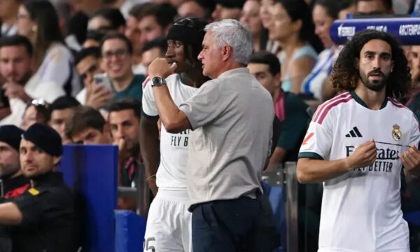 Mourinho dhe misteri i çmimit të Diomandes që nxiti të qeshura në konferencë