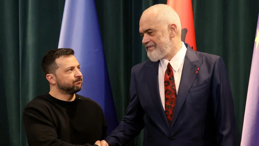 Edi Rama thekson në Kiev më 13 gusht mbështetjen për Ukrainën pavarësisht qëndrimit të Zelenskyt për Kosovën.