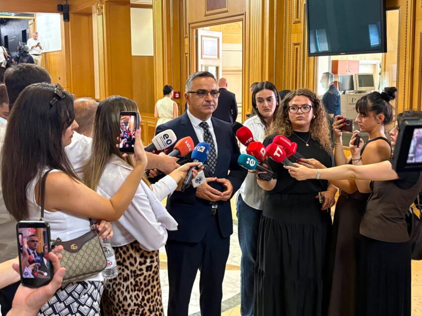 Besnik Tahiri kritikoi kërkesën e Albin Kurtit për kohë shtesë për bisedime, duke thënë se kishte pasur 30 ditë kohë për diskutime.