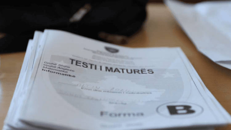 Mijëra maturantë në Kosovë nisin sot Provimin e Maturës në 55 qendra testimi