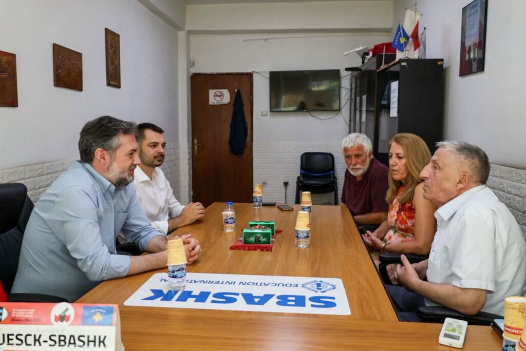 Ministri në detyrë Hajrulla Çeku vizitoi SBASHK-un dhe u zotua për bashkëpunim dhe komunikim të mirë.