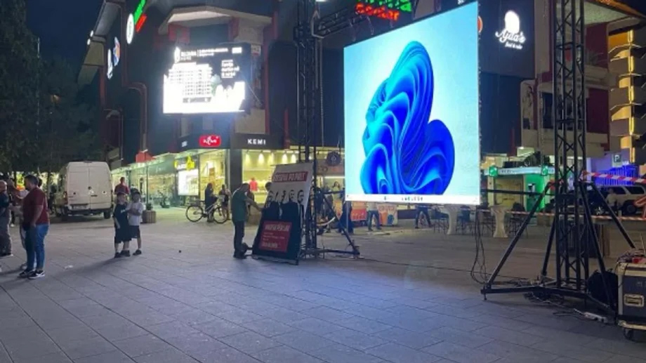 Vendoset “Ora e pritjes” në sheshin “Mehë Uka” në Mitrovicë për krerët e UÇK-së.