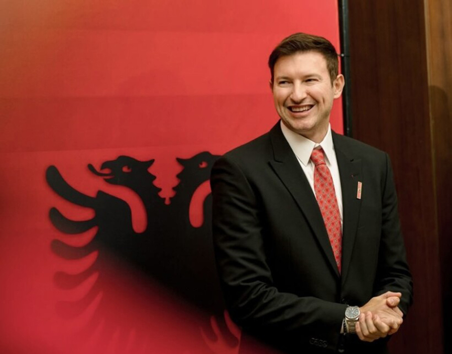 Kontroversat rreth largimit të ambasadorit Meidani: Hamendësime dhe reagime zyrtare