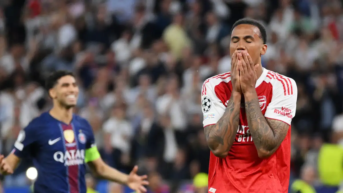 Chelsea i bën “thumb” Arsenalit pas humbjes në finalen e Championsit
