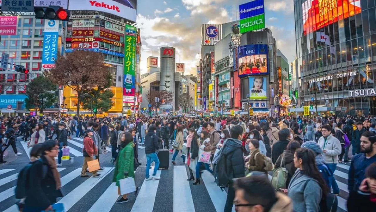 Popullsia e Japonisë ra në 123 milionë në vitin 2025, duke shënuar një tkurrje rekord prej 2.5% në pesë vitet e fundit.