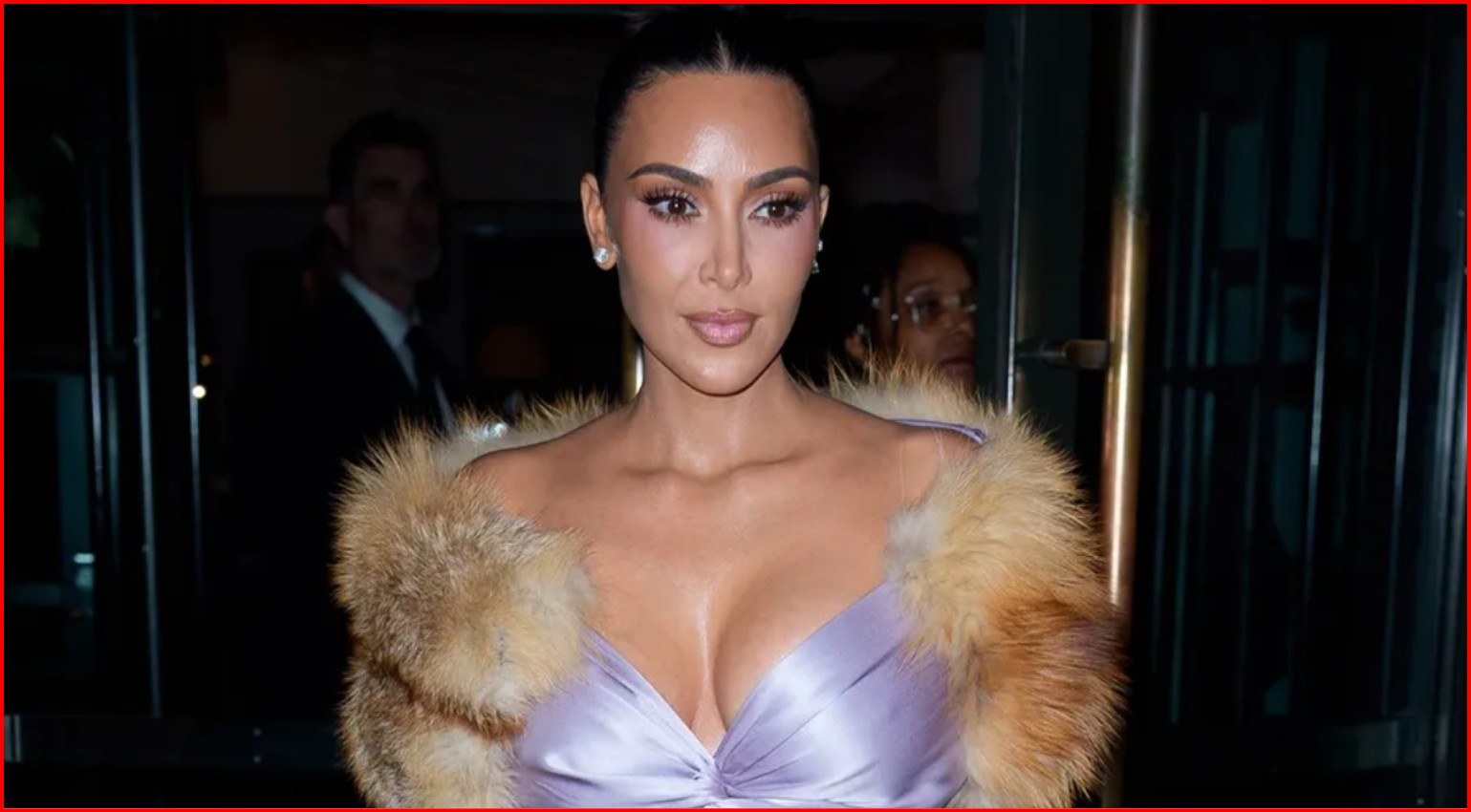 Kim Kardashian ka zbuluar për herë të parë se merr rreth 35 suplemente në ditë, duke përfshirë vajin e peshkut, dhe ka pranuar se ndihet e lodhur nga kjo rutinë.