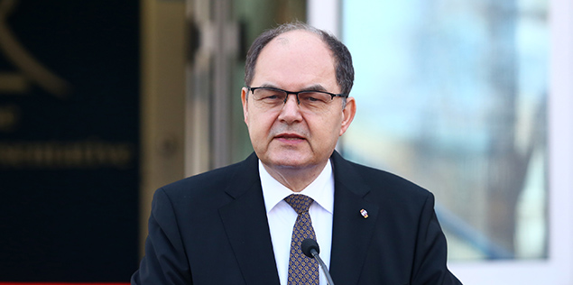 Përplasjet dhe pasiguria për pasardhësin e Schmidtit në Bosnjë