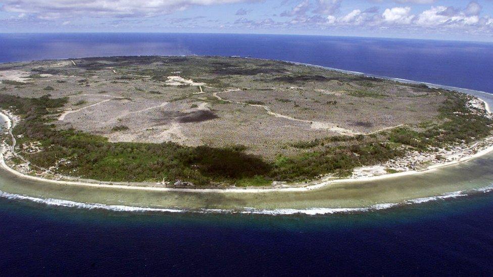 Nauru ka ndryshuar zyrtarisht emrin në Republikën e Naoero-s dhe anuloi referendumit për këtë çështje.