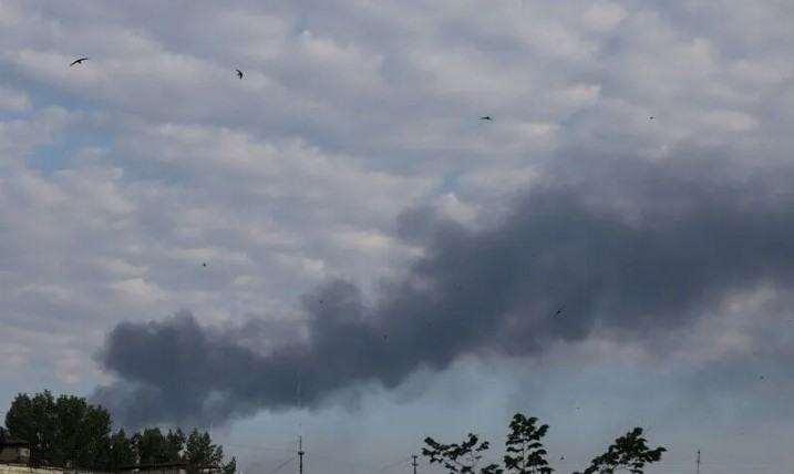 Garda Revolucionare e Iranit pretendon se ka sulmuar me dronë bazën ajrore Ahmad al-Jaber në Kuvajt, duke goditur hangarë avionësh, sisteme komunikimi satelitor dhe depo pajisjesh.