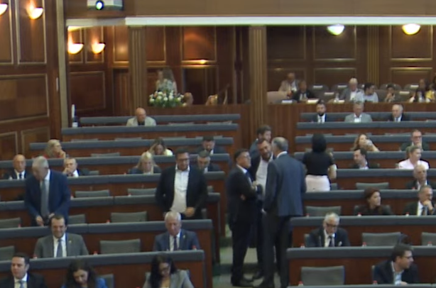 Negociatat për Qeverinë e Re në Kosovë Vazhdojnë Pa Marrëveshje Ende