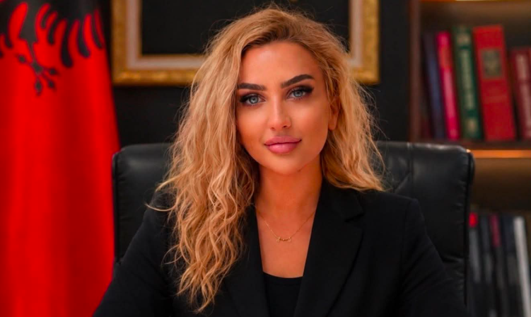 Kur liria e grave përballet me gjykimin publik në epokën dixhitale