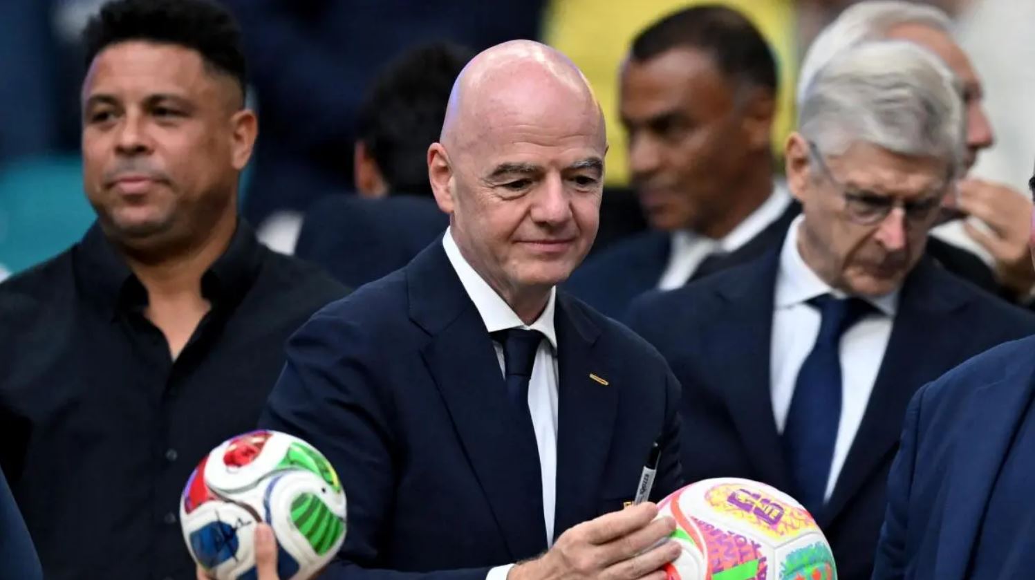 Federata Angleze e Futbollit ka tërhequr mbështetjen për rizgjedhjen e Gianni Infantinos si president i FIFA-s.