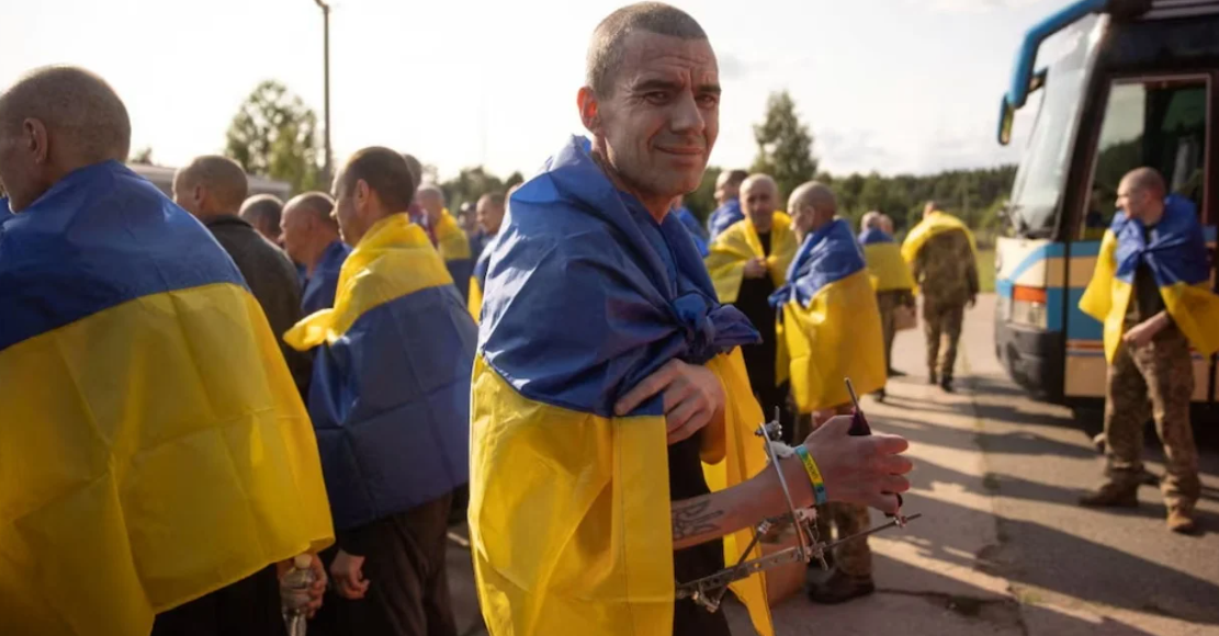 Rusia dhe Ukraina kanë kryer një shkëmbim të ri të të burgosurve të luftës, duke liruar nga 10 persona secila në Bjellorusi.