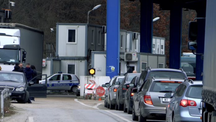 Mërgimtarët hyjnë në Kosovë pa pritje të gjata në pikat kufitare