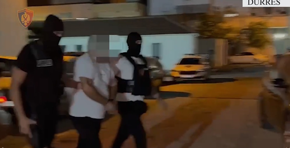 Arrestimi në Durrës i një kosovari të kërkuar ndërkombëtarisht për falsifikim dhe mashtrim