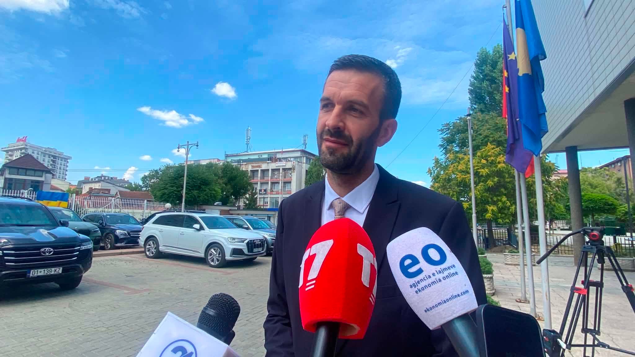 Përplasjet politike pas ndërprerjes së seancës konstituive në Kuvend