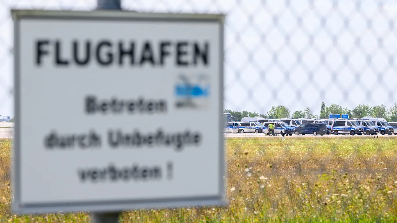 Hetuesit gjermanë zbuluan më 14 gusht një dron të tretë dhe rreth 50 gramë eksploziv ushtarak pranë aeroportit Leipzig-Halle.