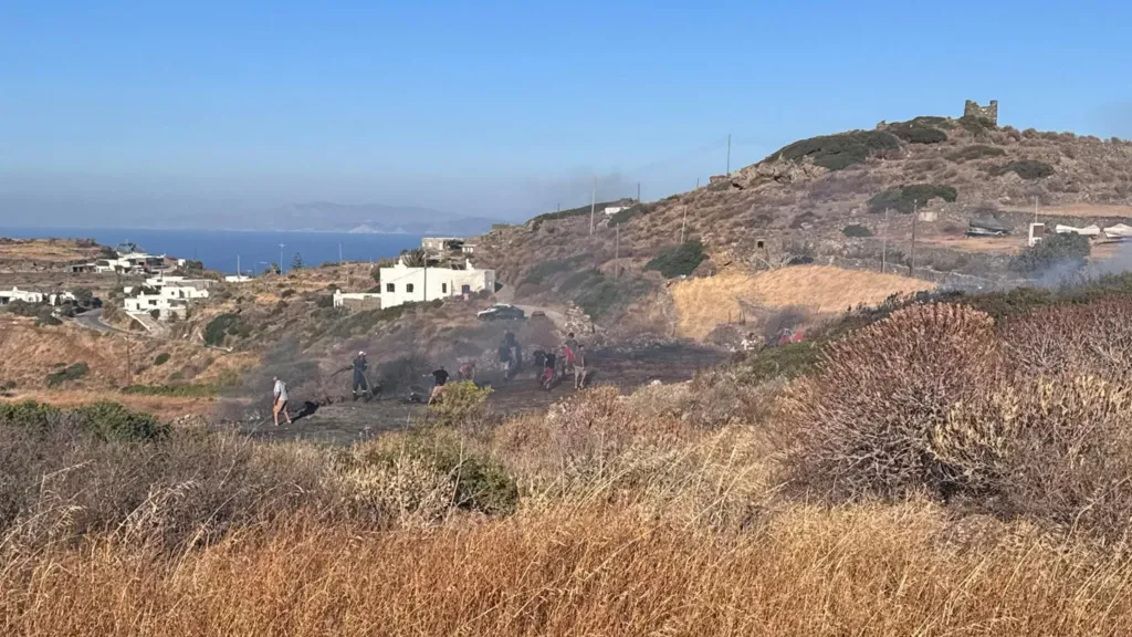 Tre viktimat e aksidentit në Sifnos janë identifikuar si Alexander Cromie, Marie Ebert dhe piloti grek.
