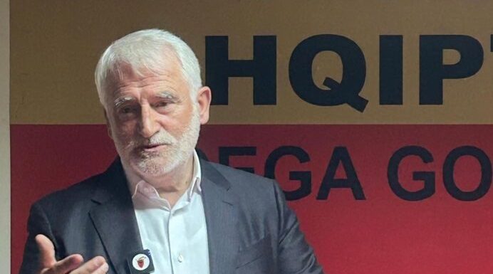 Thaçi akuzon Mickovskin për përjashtim të shqiptarëve në qeverisje