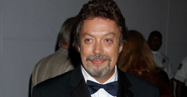 Tim Curry ndërroi jetë në moshën 80-vjeçare në shtëpinë e tij në Los Angeles.