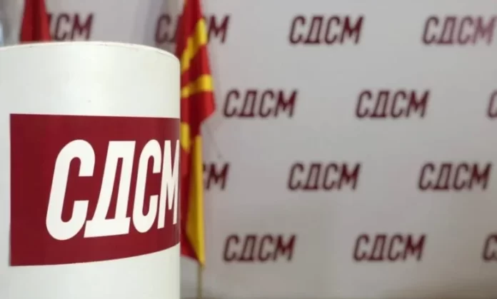 Akuzat ndaj Mickoskit për mosmarrje përgjegjësie ndaj zyrtarëve kontroversë