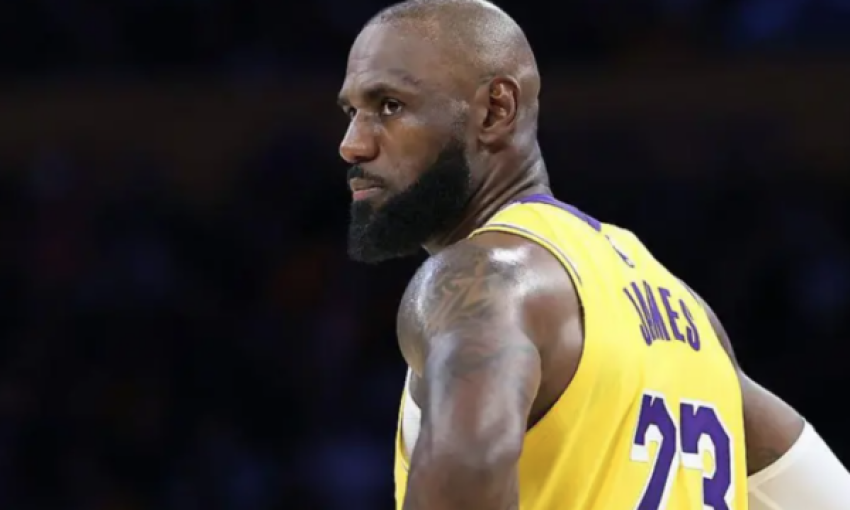 Lakers fitojnë sfidën e parë të play-off pa yjet, LeBron në formë të lartë