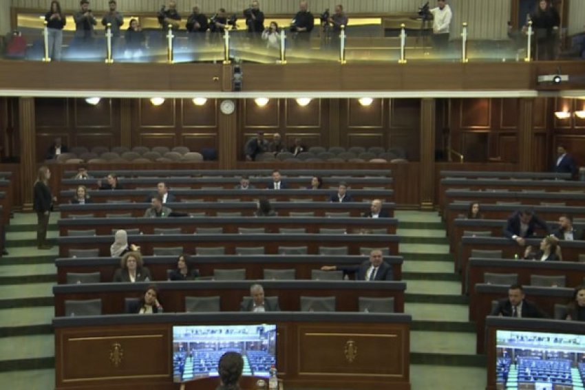 Replika të forta në parlament për çmimet e energjisë dhe kontratat e dyshimta