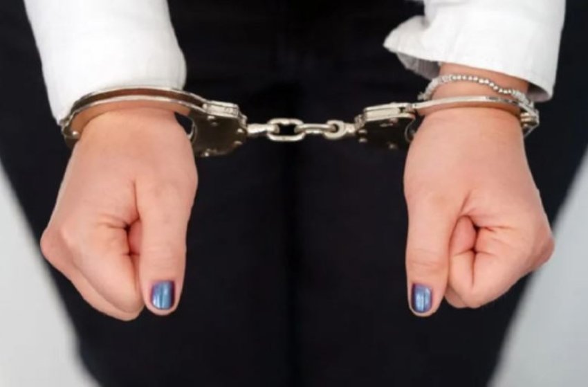 Arrestohet gruaja që vodhi rreth 180 mijë dollarë nga një mërgimtar në Pejë